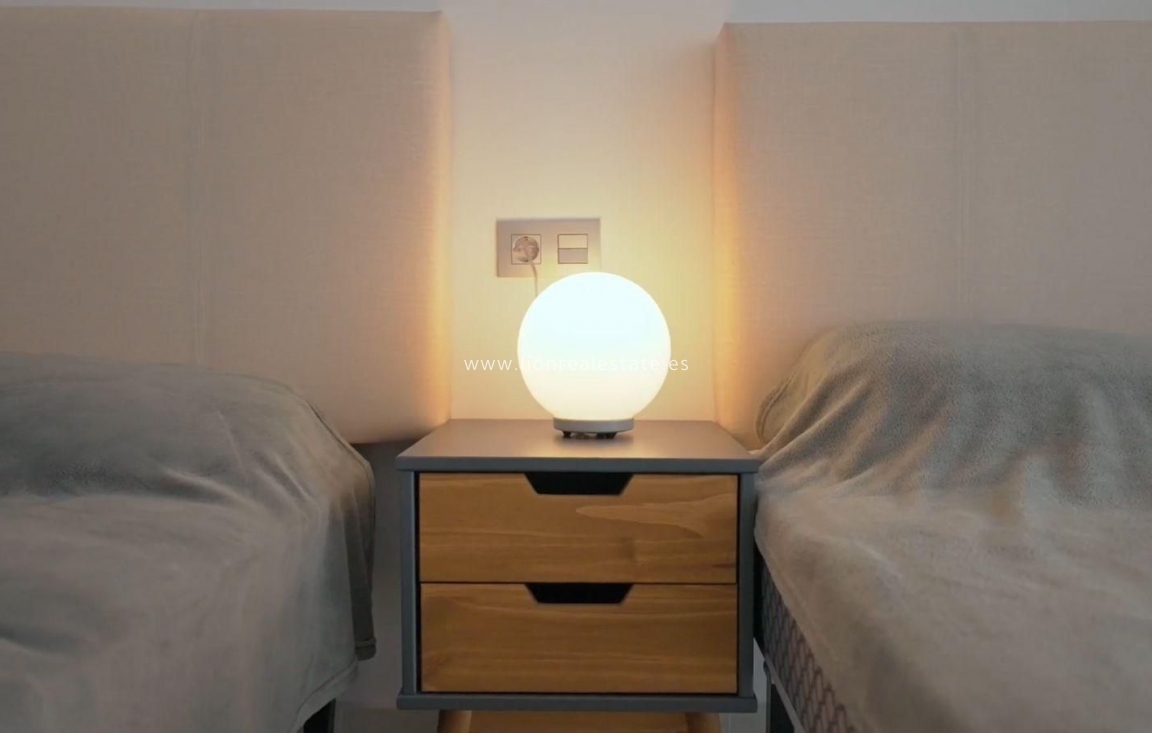 Resale - Apartment / flat - Torrevieja - Estacion de autobuses