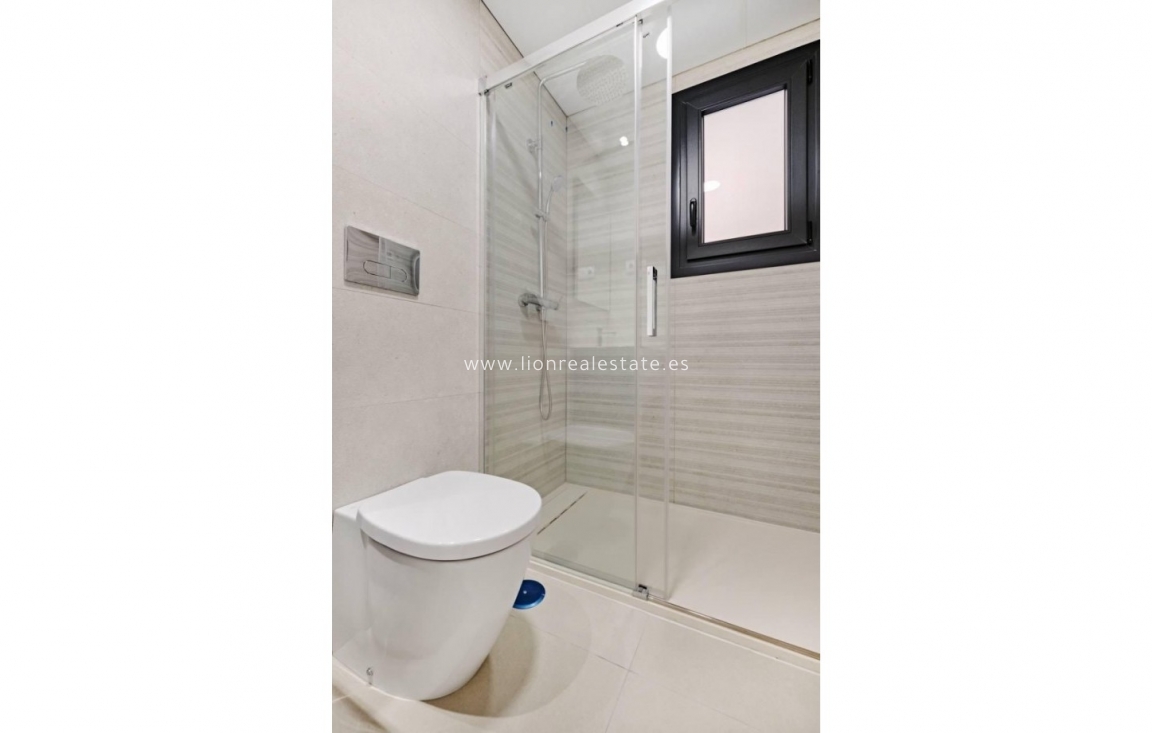 Resale - Apartment / flat - Torrevieja - La Veleta