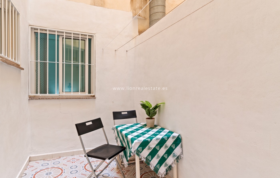 Resale - Apartment / flat - Torrevieja - Parque de las Naciones