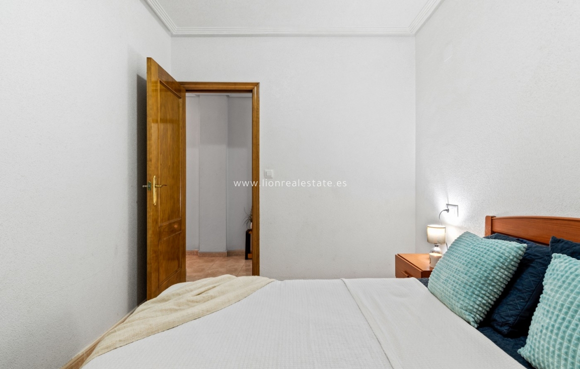 Resale - Apartment / flat - Torrevieja - Parque de las Naciones