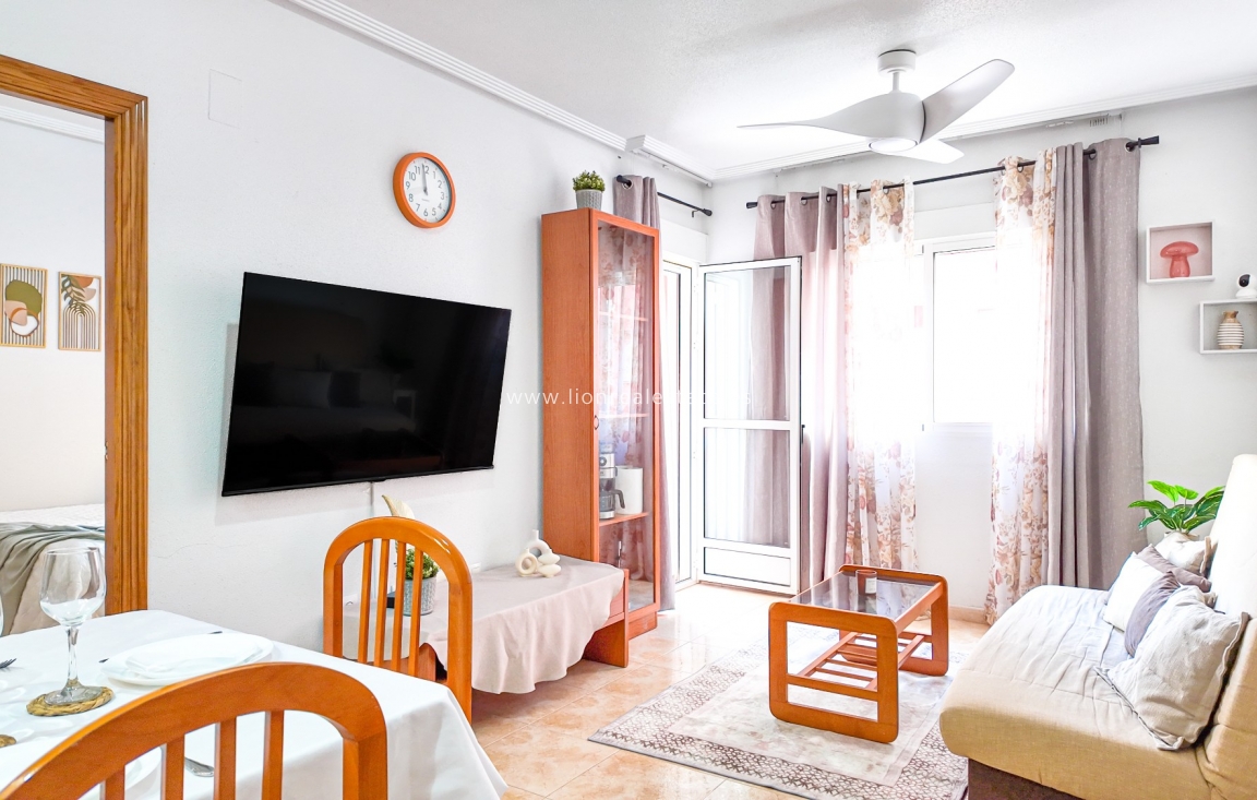 Resale - Apartment / flat - Torrevieja - Parque de las Naciones