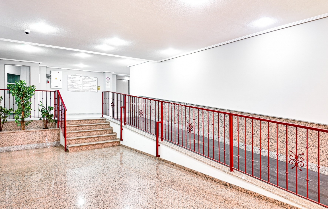 Resale - Apartment / flat - Torrevieja - Parque de las Naciones