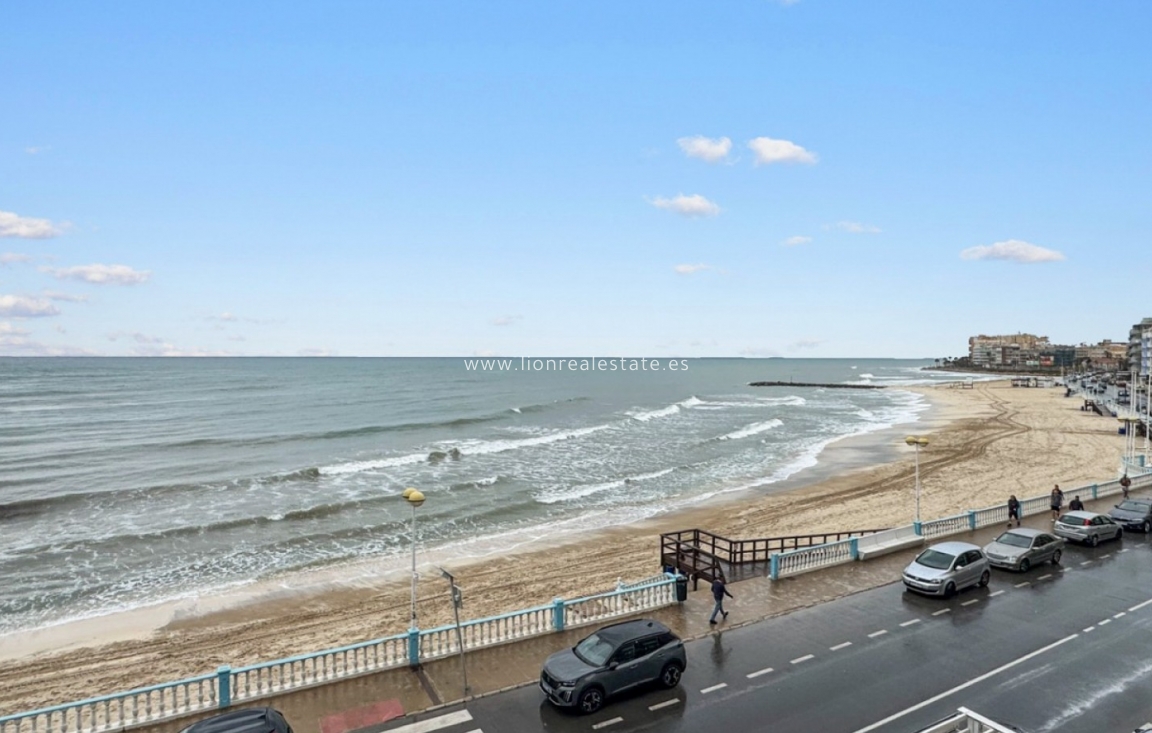Resale - Apartment / flat - Torrevieja - Playa de los Locos