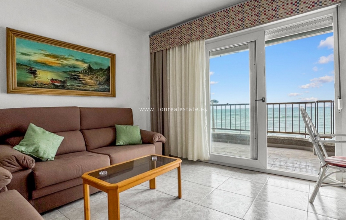 Resale - Apartment / flat - Torrevieja - Playa de los Locos