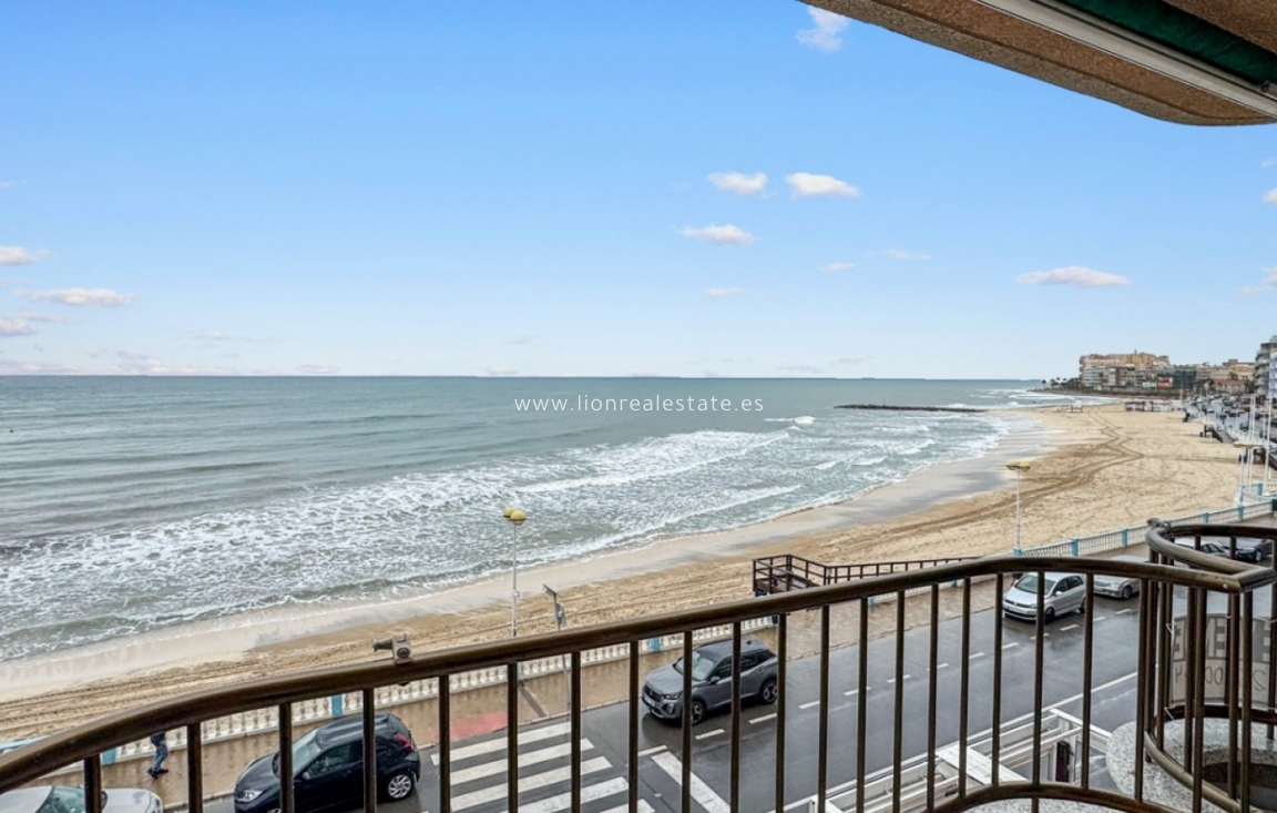 Resale - Apartment / flat - Torrevieja - Playa de los Locos