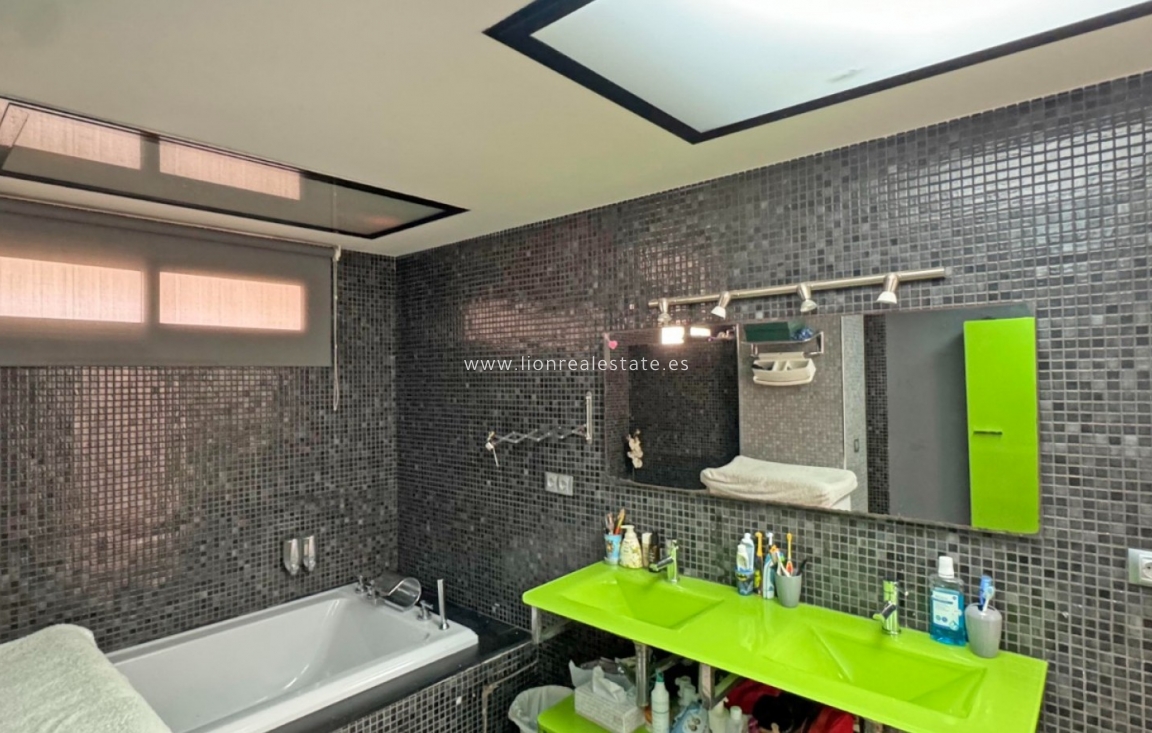 Resale - Apartment / flat - Torrevieja - Playa del Cura