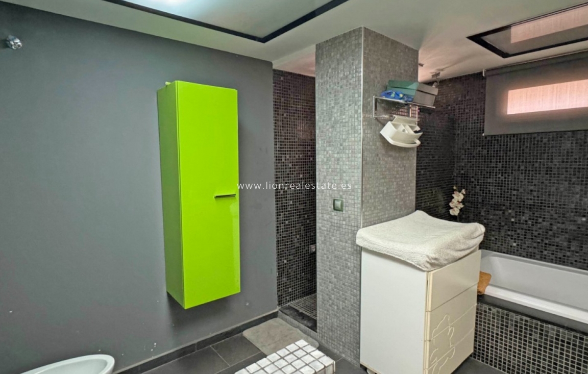 Resale - Apartment / flat - Torrevieja - Playa del Cura