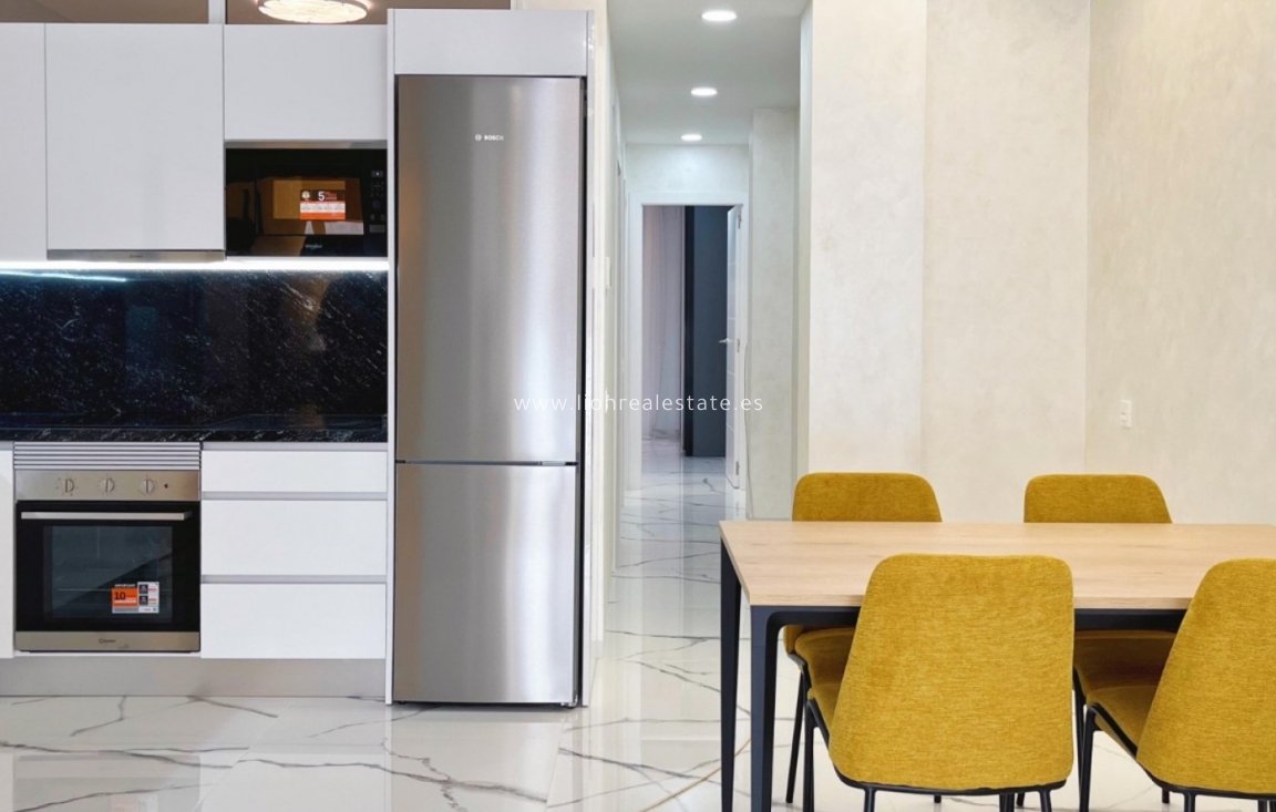 Resale - Apartment / flat - Torrevieja - Playa del Cura