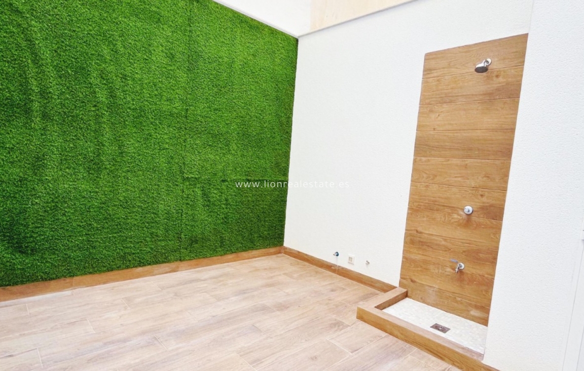 Resale - Apartment / flat - Torrevieja - Playa del Cura