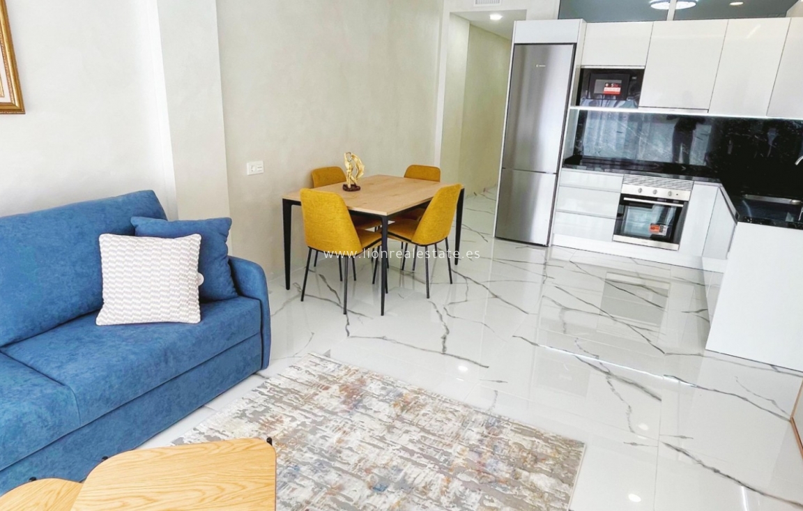 Resale - Apartment / flat - Torrevieja - Playa del Cura