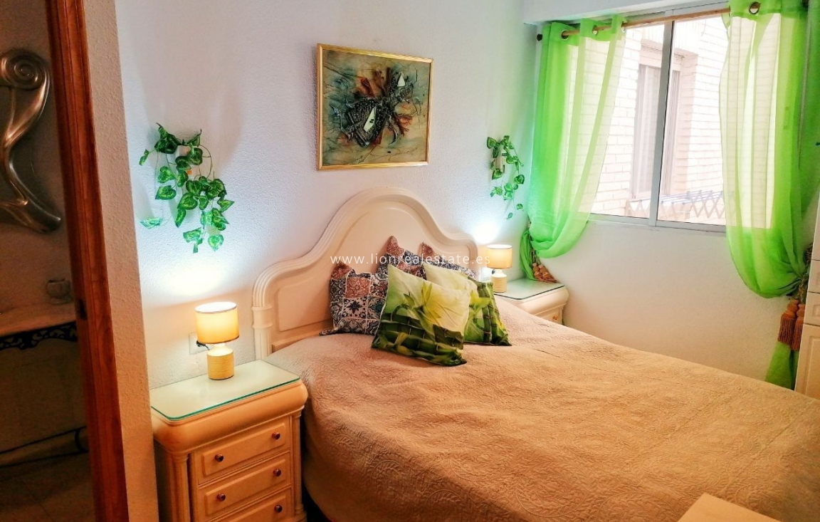 Resale - Apartment / flat - Torrevieja - Playa del cura