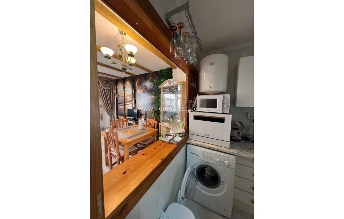 Resale - Apartment / flat - Torrevieja - Playa del cura