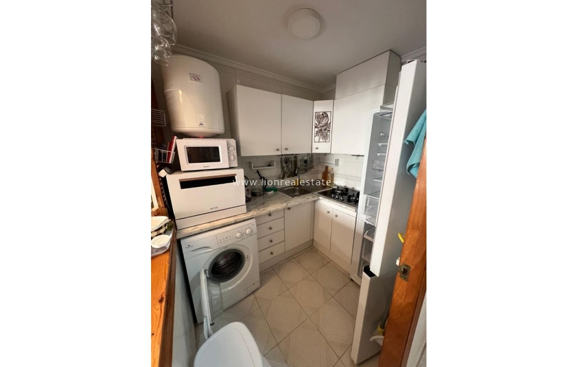 Resale - Apartment / flat - Torrevieja - Playa del cura