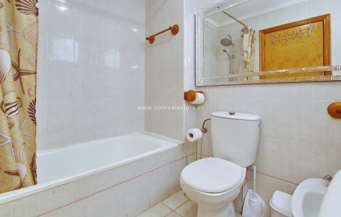 Resale - Apartment / flat - Torrevieja - Playa Del Cura