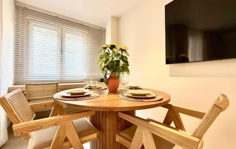 Resale - Apartment / flat - Torrevieja - Playa Del Cura