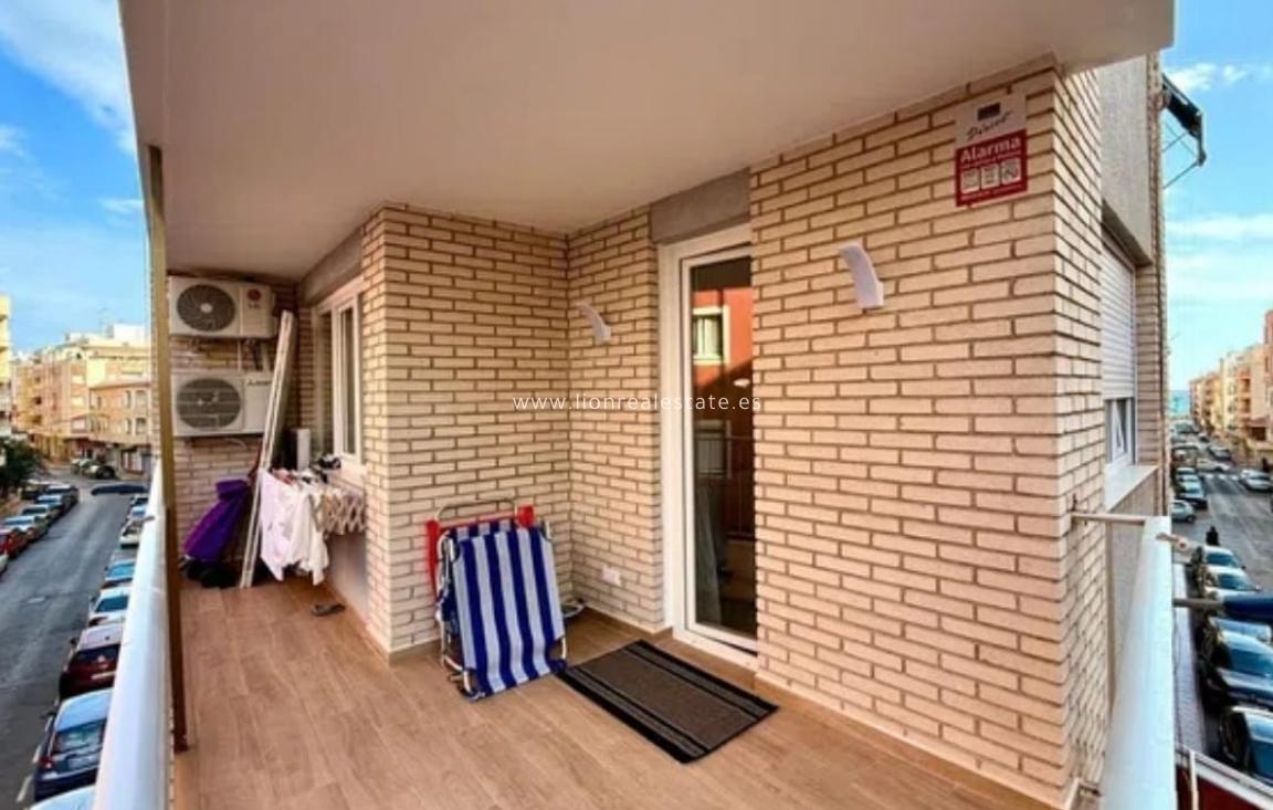 Resale - Apartment / flat - Torrevieja - Playa Del Cura