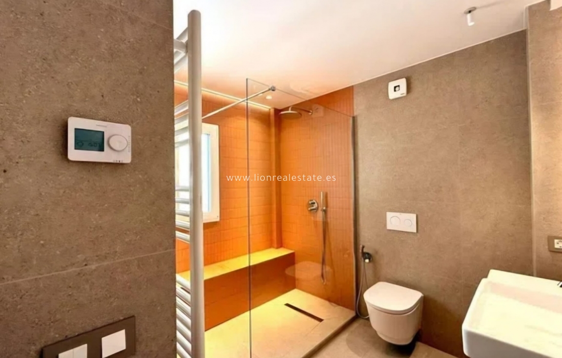 Resale - Apartment / flat - Torrevieja - Playa Del Cura