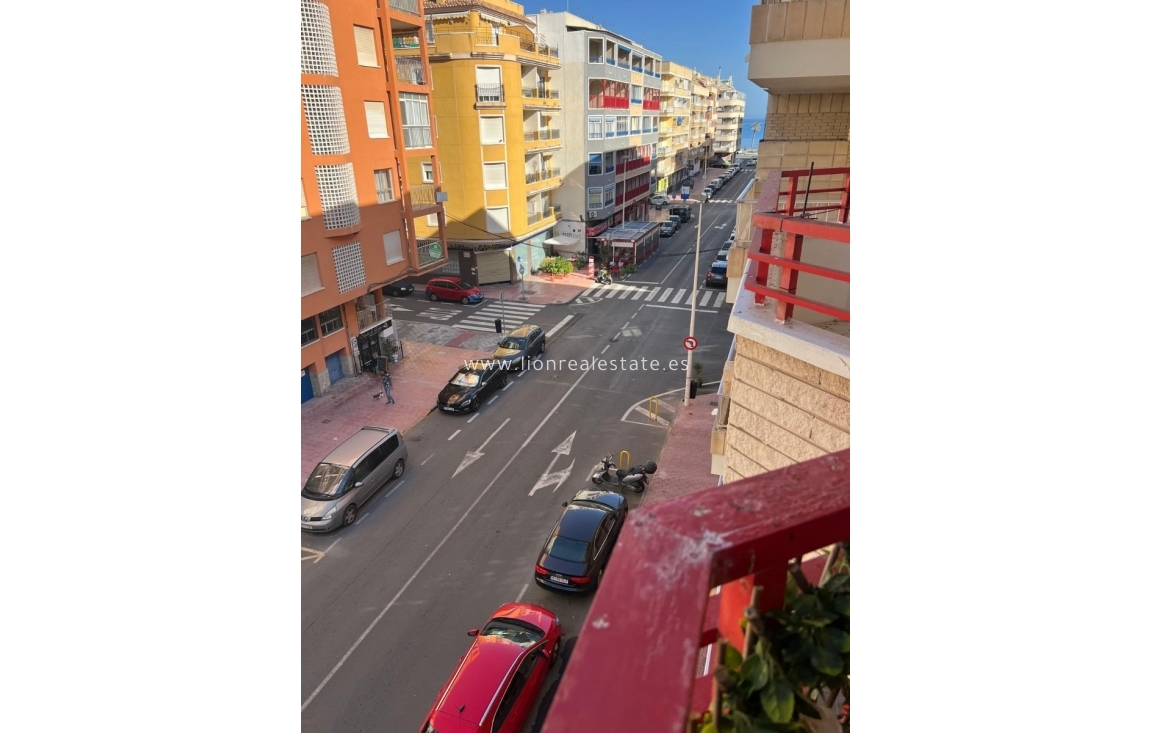 Resale - Apartment / flat - Torrevieja - Playa Del Cura