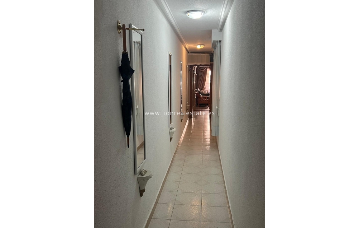 Resale - Apartment / flat - Torrevieja - Playa Del Cura