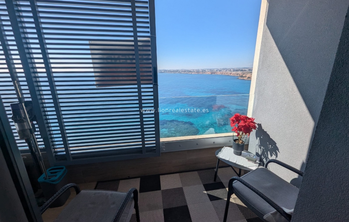 Resale - Apartment / flat - Torrevieja - Punta Prima