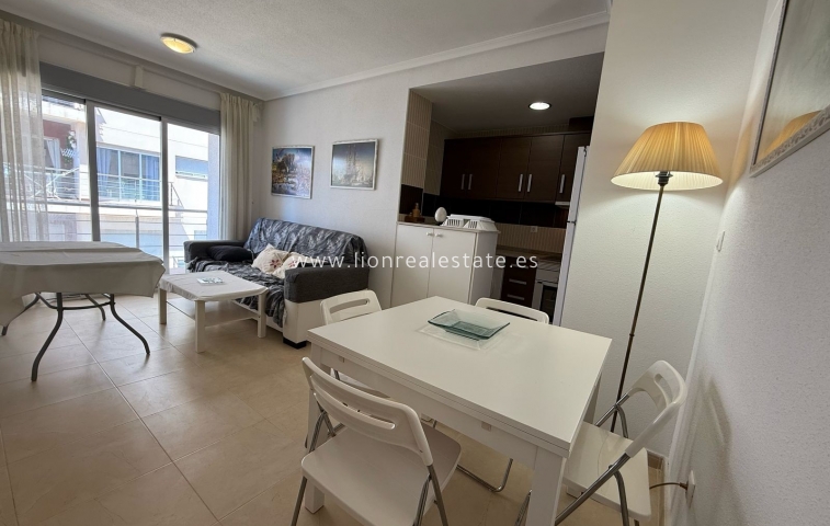 Resale - Apartment / flat - Torrevieja - Punta Prima