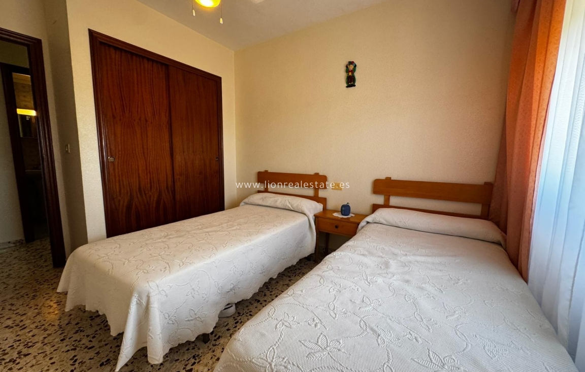 Resale - Apartment / flat - Torrevieja - Punta Prima