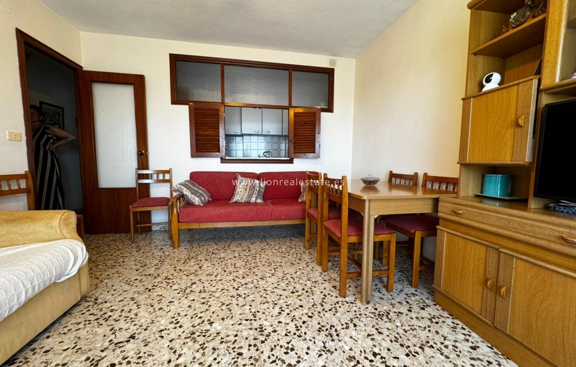 Resale - Apartment / flat - Torrevieja - Punta Prima
