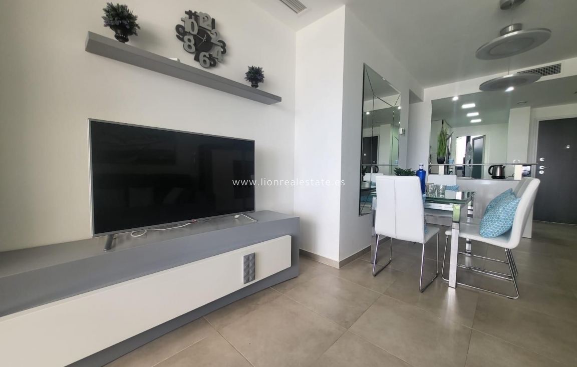 Resale - Apartment / flat - Torrevieja - Punta Prima