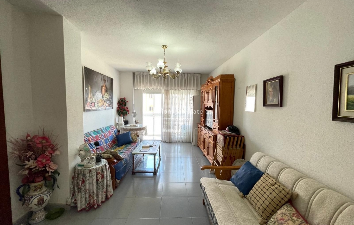 Resale - Apartment / flat - Torrevieja - Punta Prima