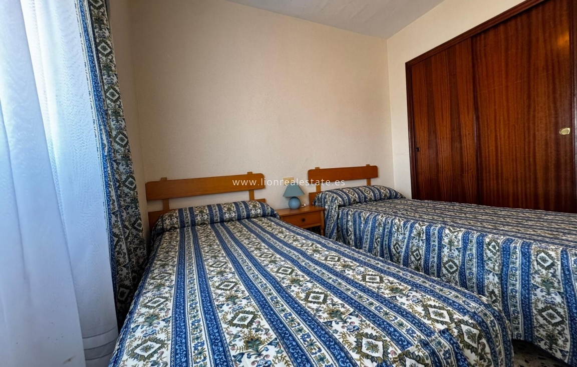 Resale - Apartment / flat - Torrevieja - Punta Prima