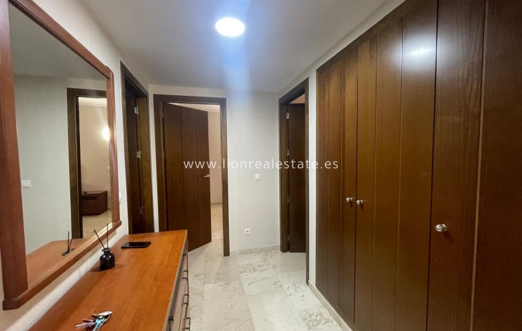 Resale - Apartment / flat - Torrevieja - Punta Prima