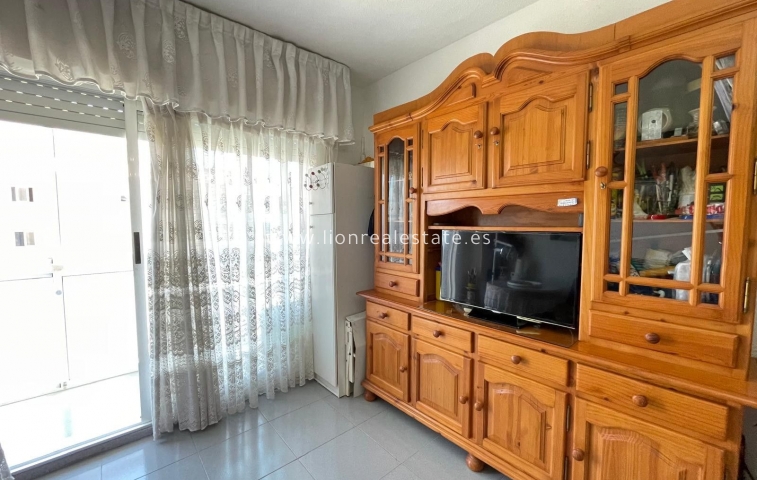 Resale - Apartment / flat - Torrevieja - Punta Prima