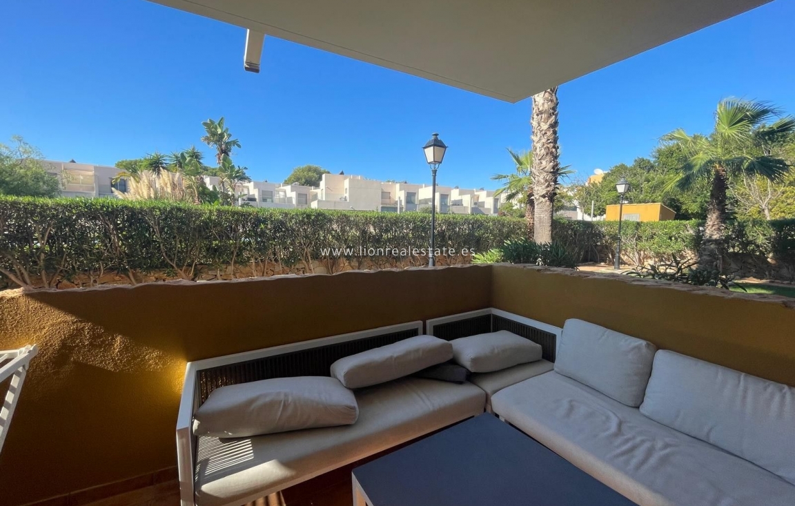 Resale - Apartment / flat - Torrevieja - Punta Prima