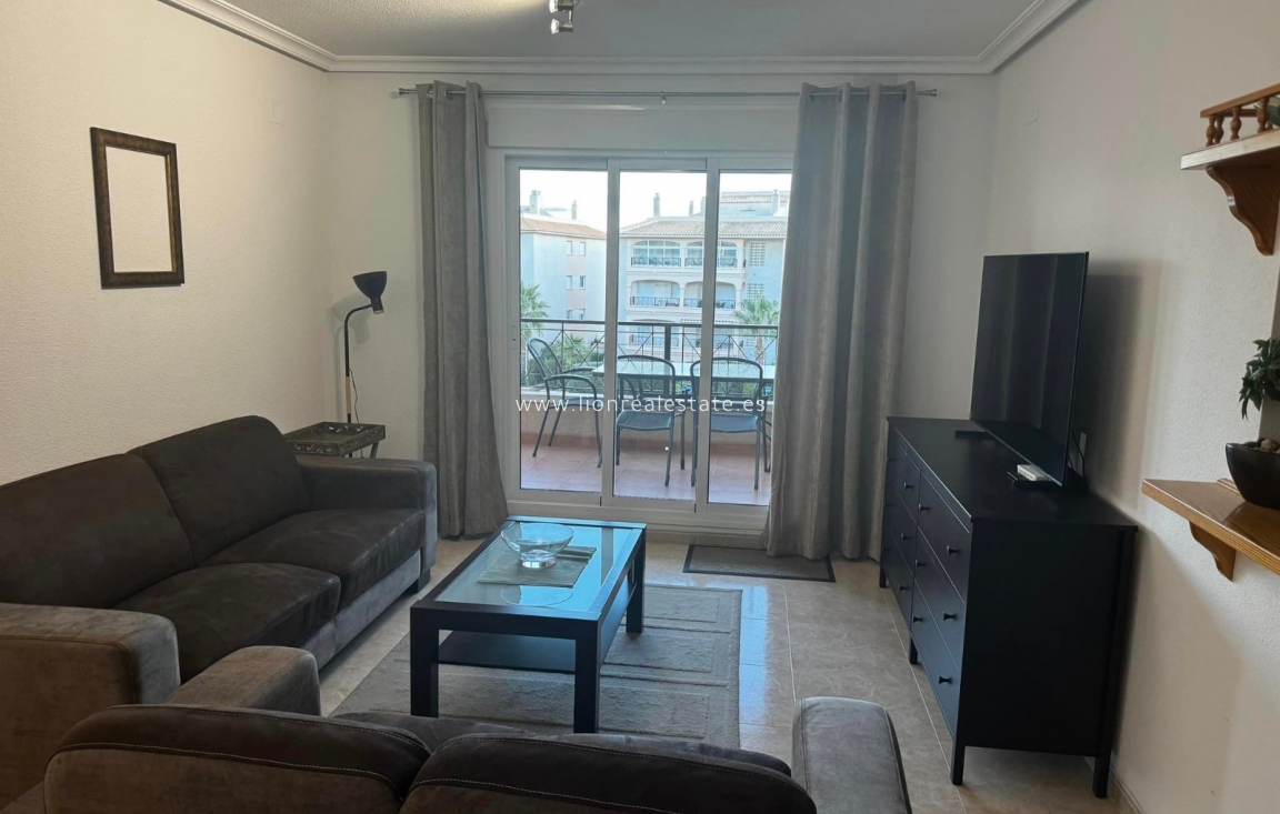 Resale - Apartment / flat - Torrevieja - Punta Prima