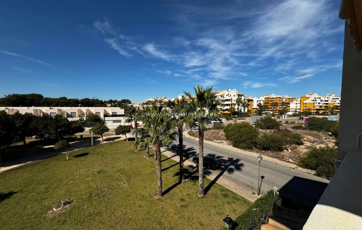 Resale - Apartment / flat - Torrevieja - Punta Prima