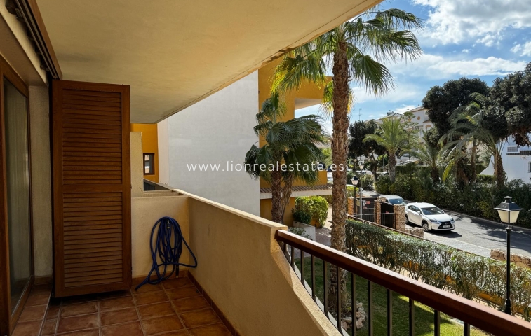 Resale - Apartment / flat - Torrevieja - Punta Prima