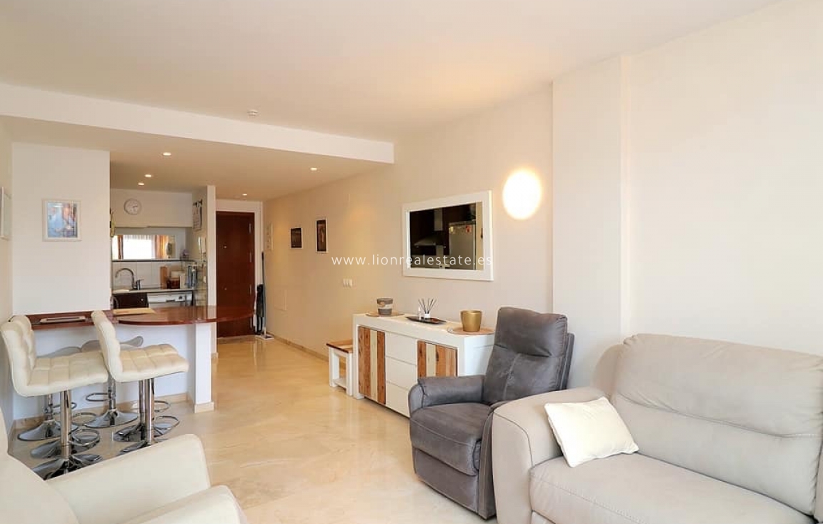 Resale - Apartment / flat - Torrevieja - Punta Prima