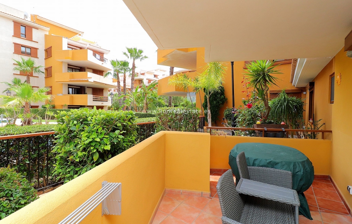 Resale - Apartment / flat - Torrevieja - Punta Prima