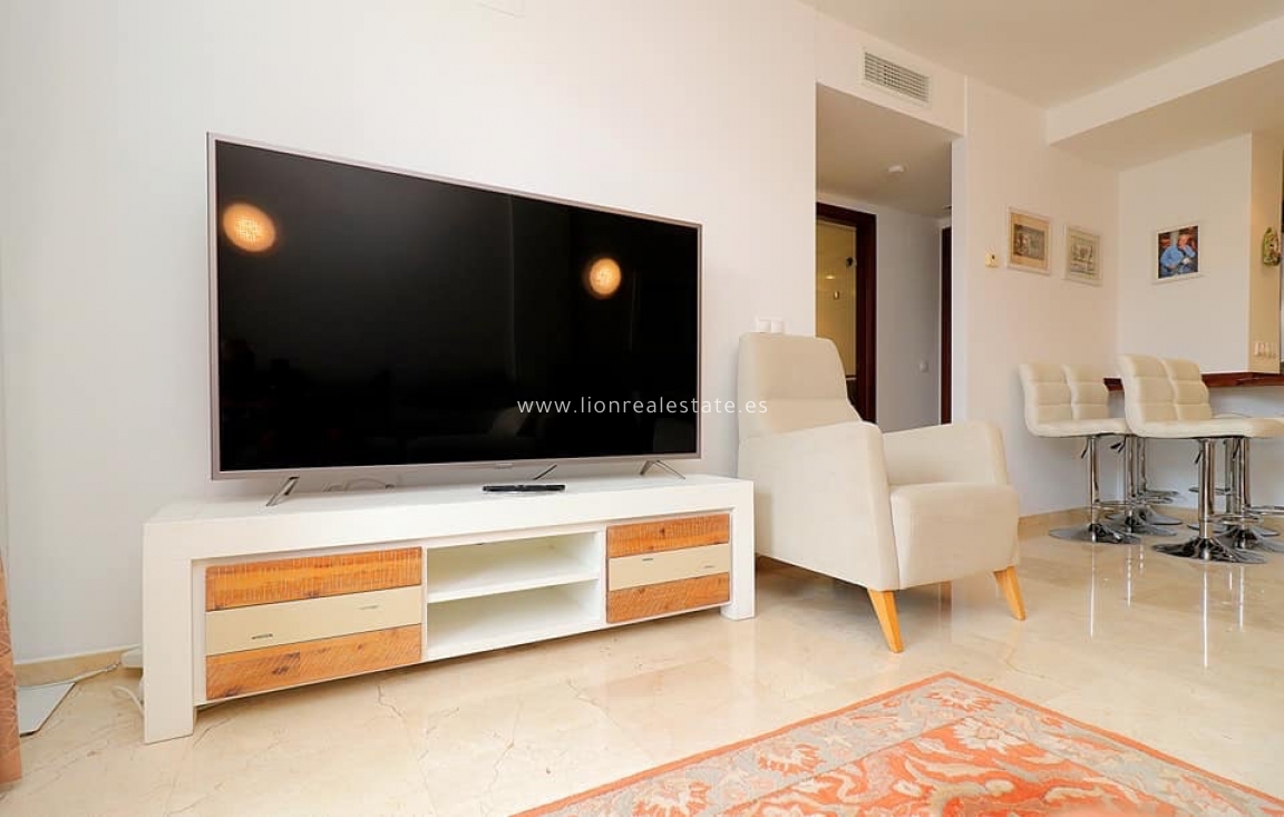 Resale - Apartment / flat - Torrevieja - Punta Prima