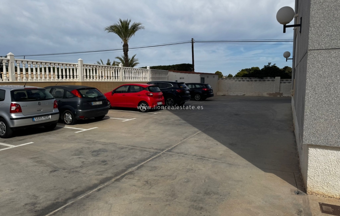 Resale - Apartment / flat - Torrevieja - Punta Prima