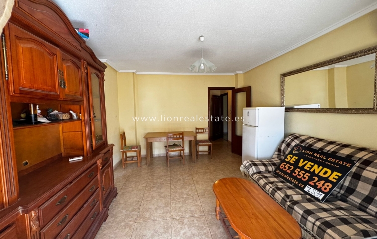 Resale - Apartment / flat - Torrevieja - Punta Prima