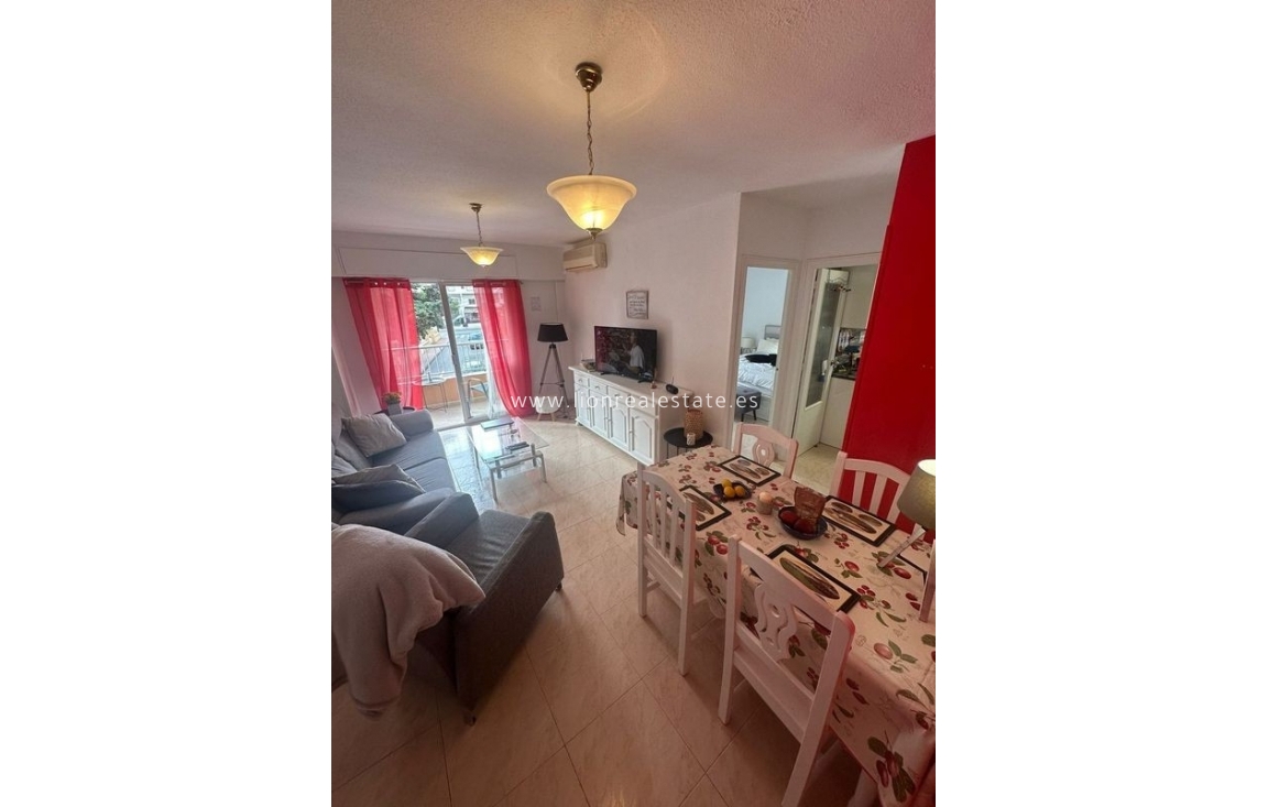 Resale - Apartment / flat - Torrevieja - Punta Prima