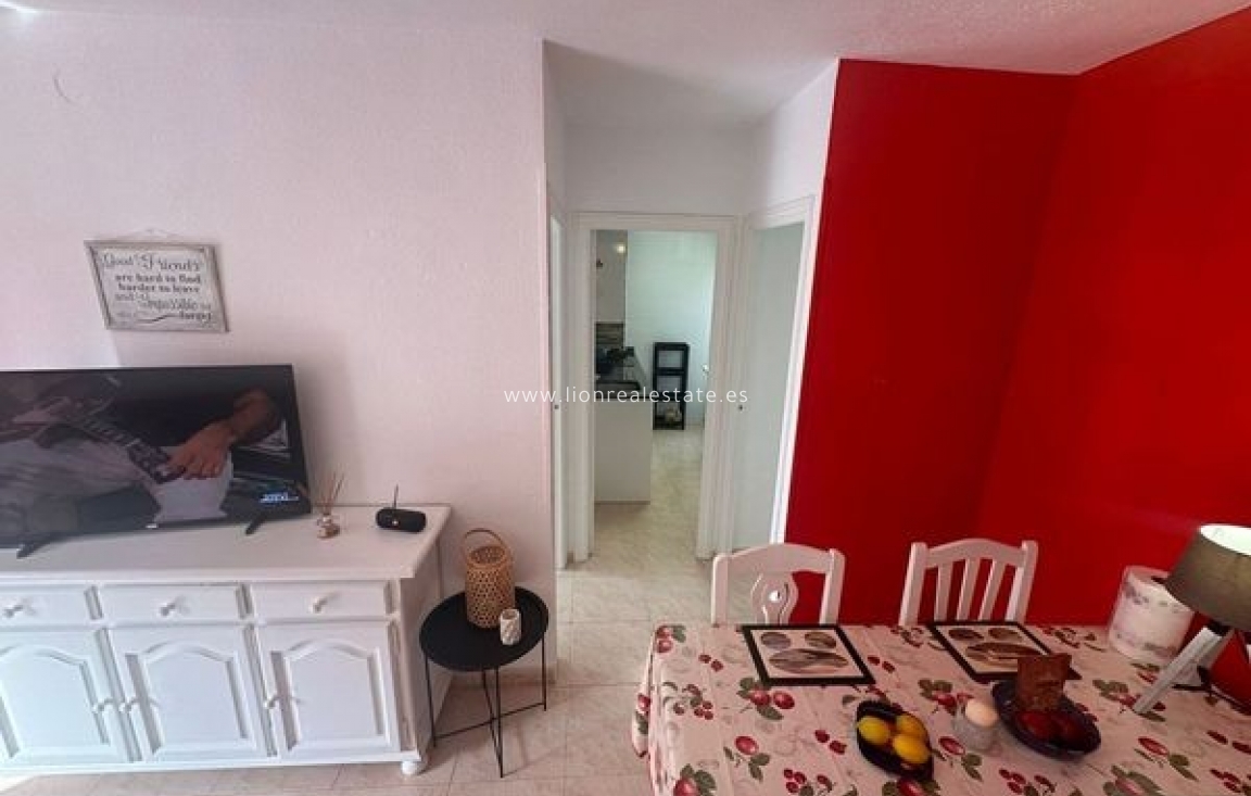 Resale - Apartment / flat - Torrevieja - Punta Prima