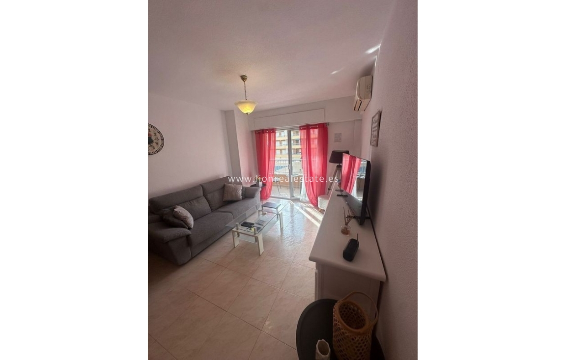 Resale - Apartment / flat - Torrevieja - Punta Prima