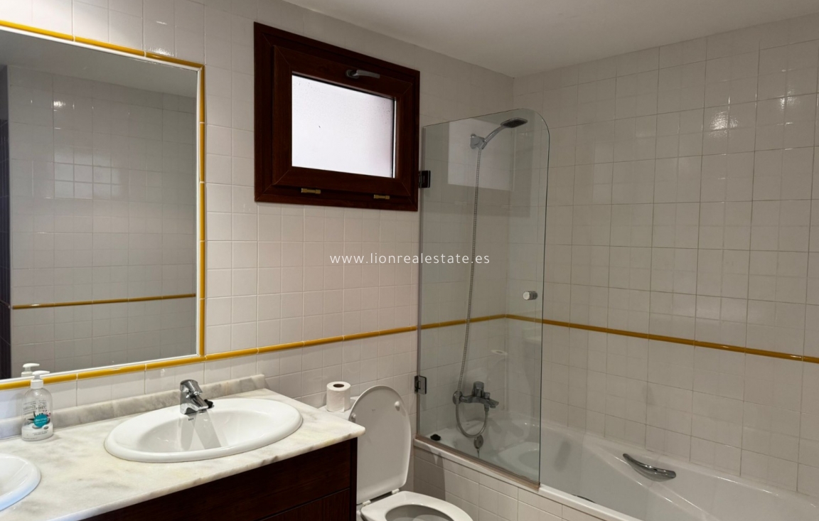 Resale - Apartment / flat - Torrevieja - Punta Prima