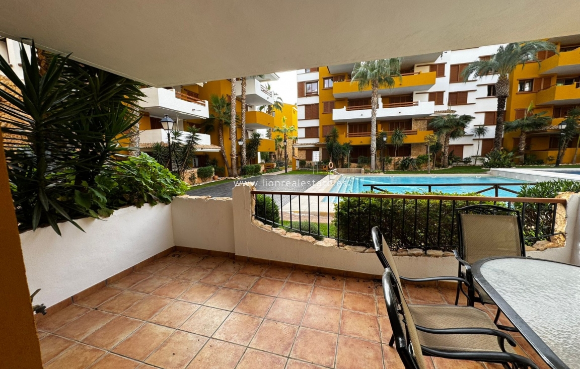 Resale - Apartment / flat - Torrevieja - Punta Prima