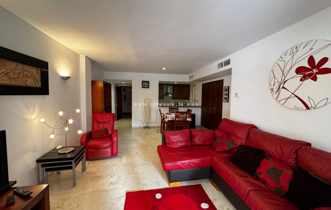 Resale - Apartment / flat - Torrevieja - Punta Prima