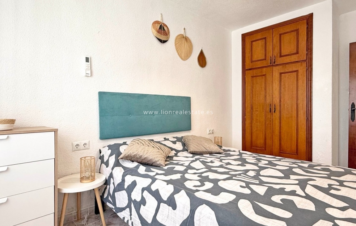 Resale - Apartment / flat - Torrevieja - Torrelamata - La Mata