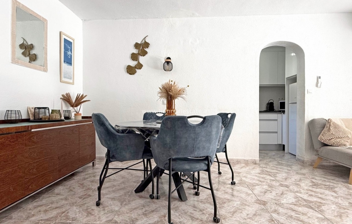 Resale - Apartment / flat - Torrevieja - Torrelamata - La Mata