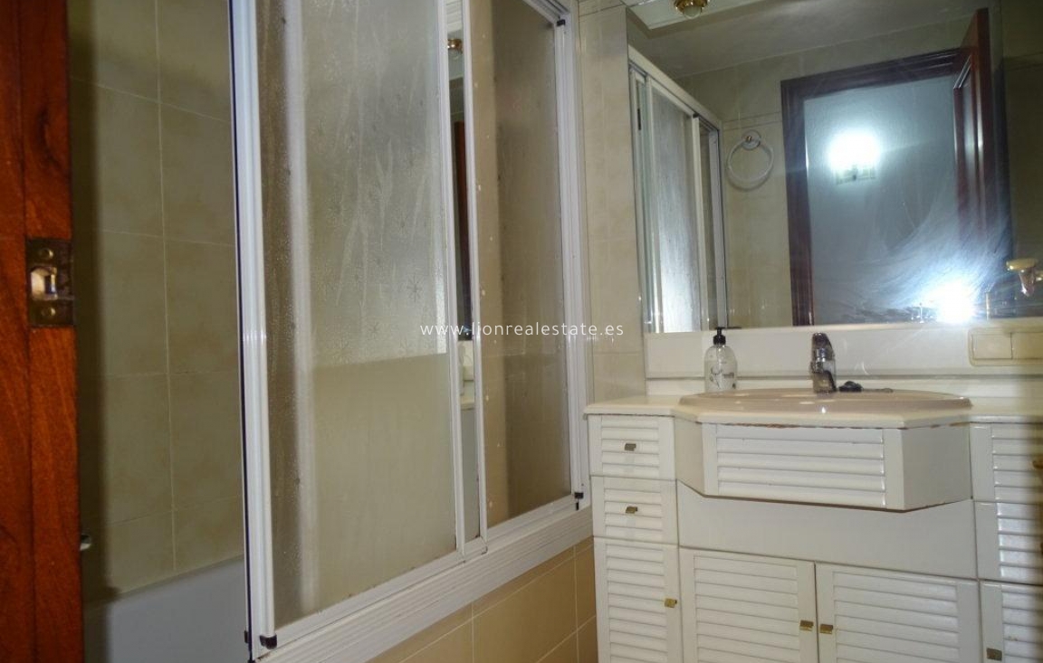 Resale - Apartment / flat - Torrevieja - torrevieja